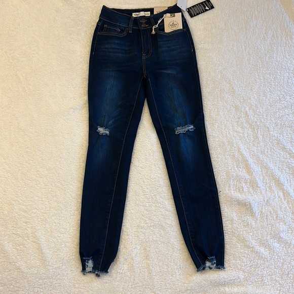 YMI - NWT High Rise Ankle Green Jean / 0 - Picture 4 of 15